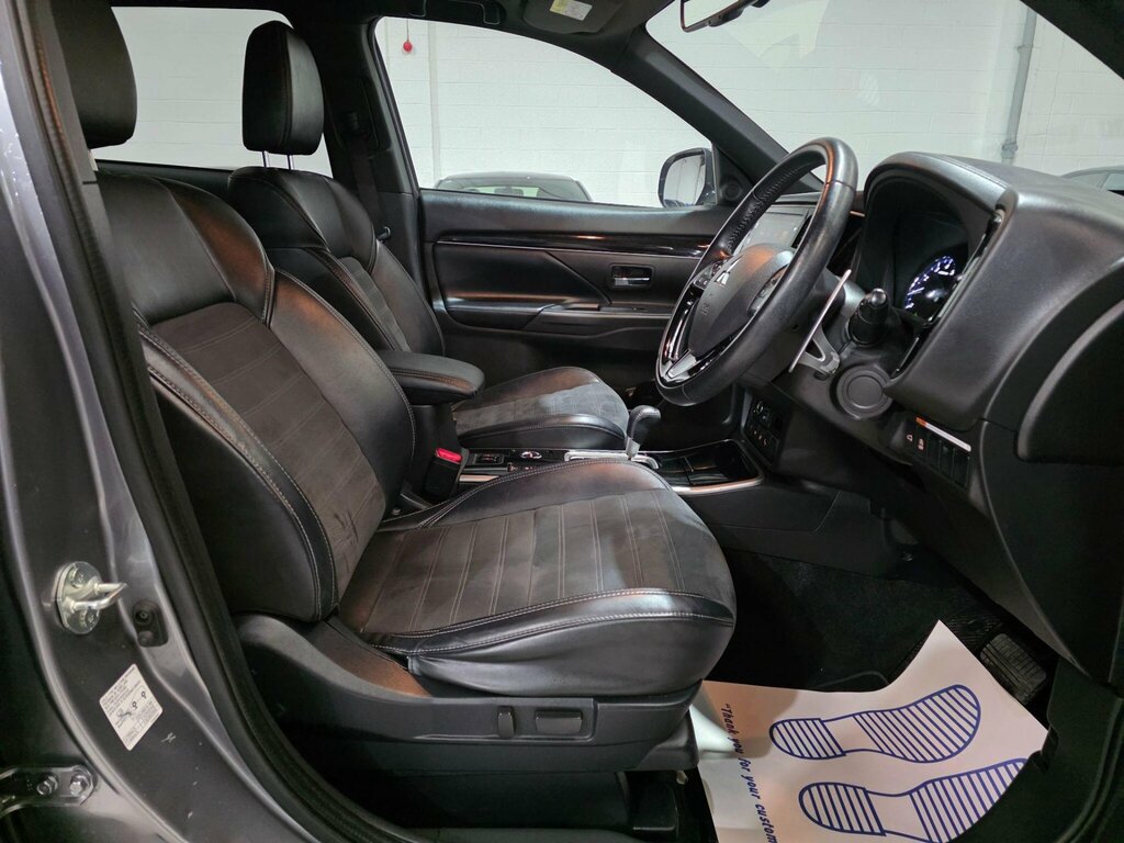 Mitsubishi Outlander 2.0 Mivec Black Cvt 4Wd Euro 6 Ss Grey #5