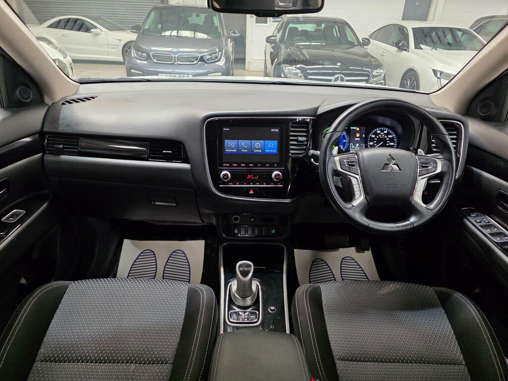Mitsubishi Outlander 2.4H Twinmotor 13.8Kwh Design Cvt 4Wd Euro 6 Ss White #4