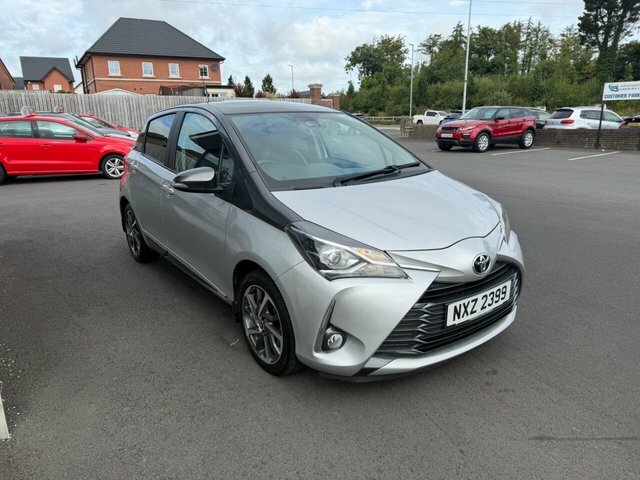 Toyota Yaris Yaris Icon Vvt-i Black #1
