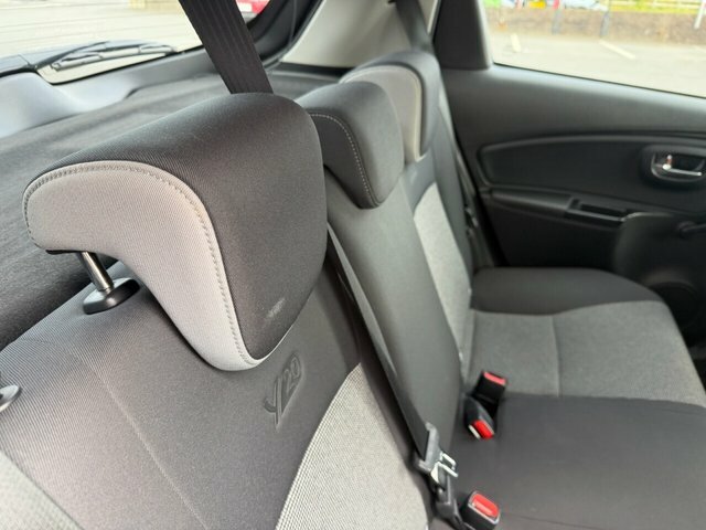 Toyota Yaris Yaris Icon Vvt-i Black #8