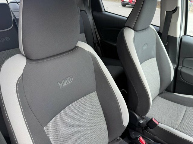Toyota Yaris Yaris Icon Vvt-i Black #10