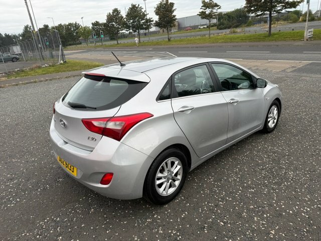 Hyundai I30 1.6 Crdi Blue Drive Se Dct Euro 6 Ss Black #7