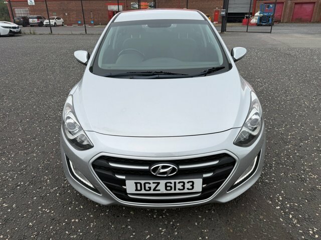 Hyundai I30 1.6 Crdi Blue Drive Se Hatchback Silver #2