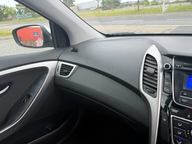 Hyundai I30 1.6 Crdi Blue Drive Se Dct Euro 6 Ss Black #13