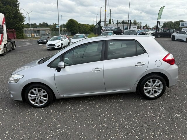 Toyota Auris 1.6 V-matic Colour Collection Hatchback Silver #4