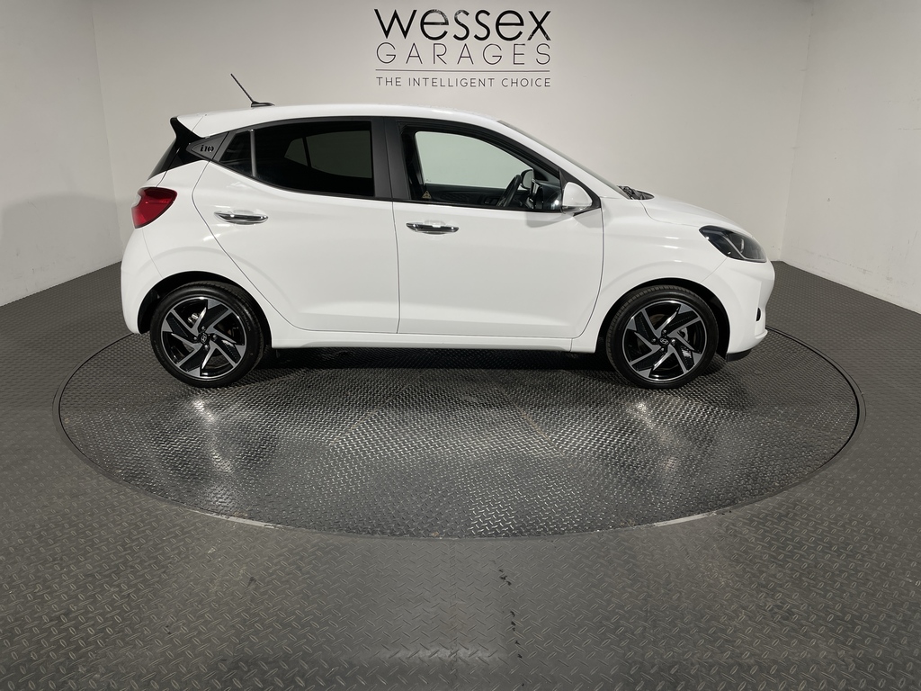 Hyundai I10 1.2 79 Premium Nav White #3