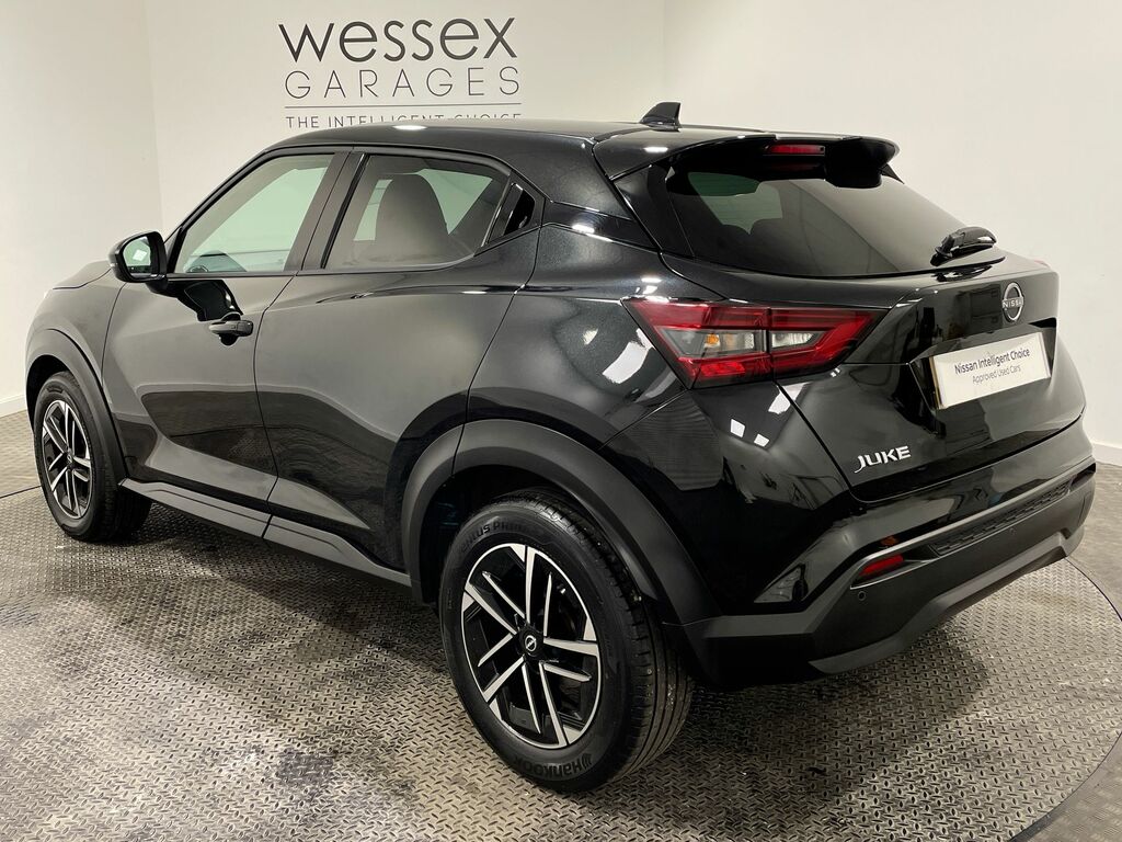 Nissan Juke 1.6 Hybrid N-connecta White #4