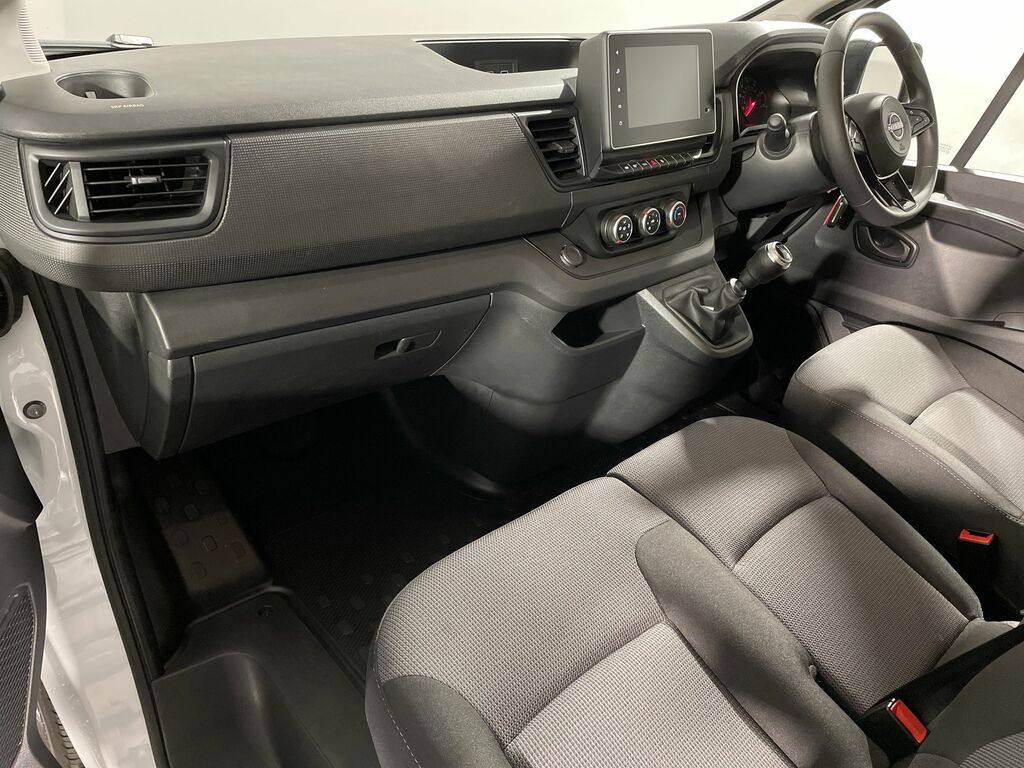 Nissan Primastar Acenta Dci White #2