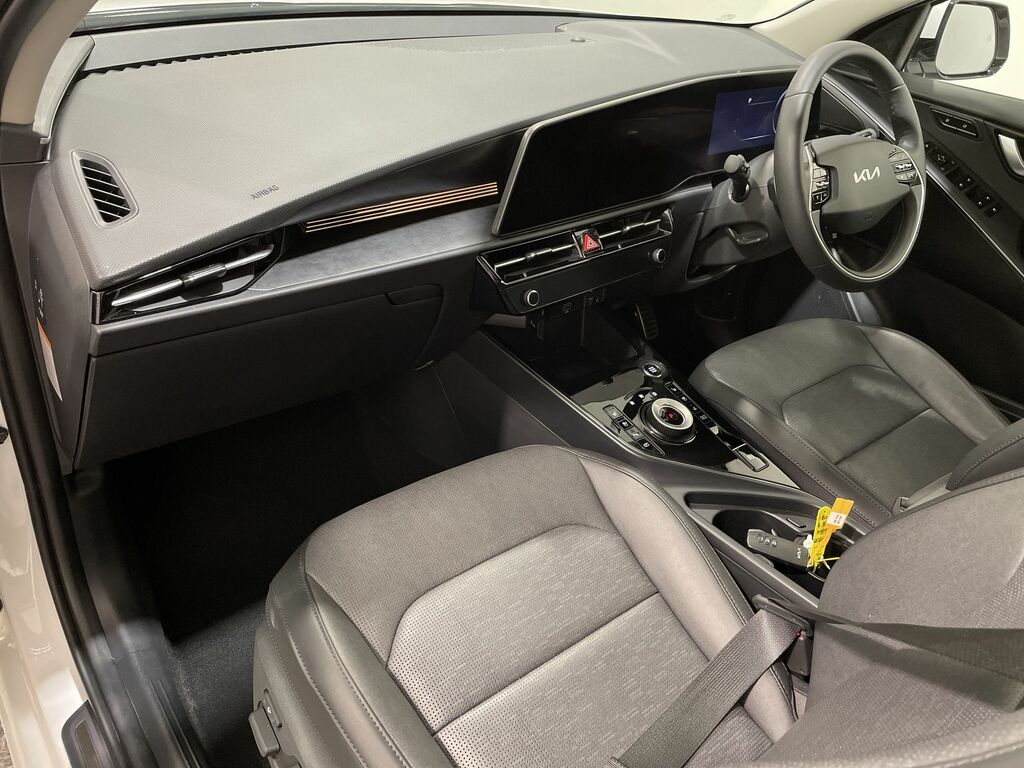 Kia Niro 1.6 Gdi 127 Hybrid 4 Dct White #3