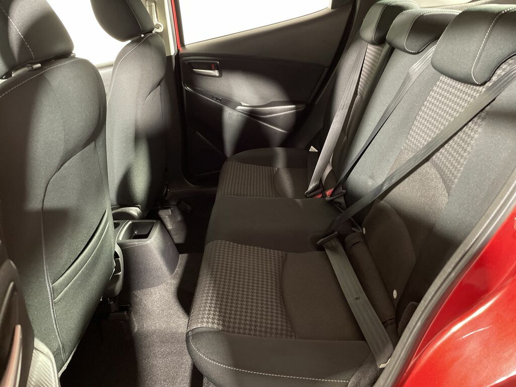 Mazda 2 1.5 Se-l Nav Red #5