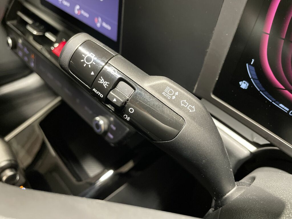 Kia Niro 1.6 Gdi Hybrid 4 Dctrear Camera - Heated Sea Red #40