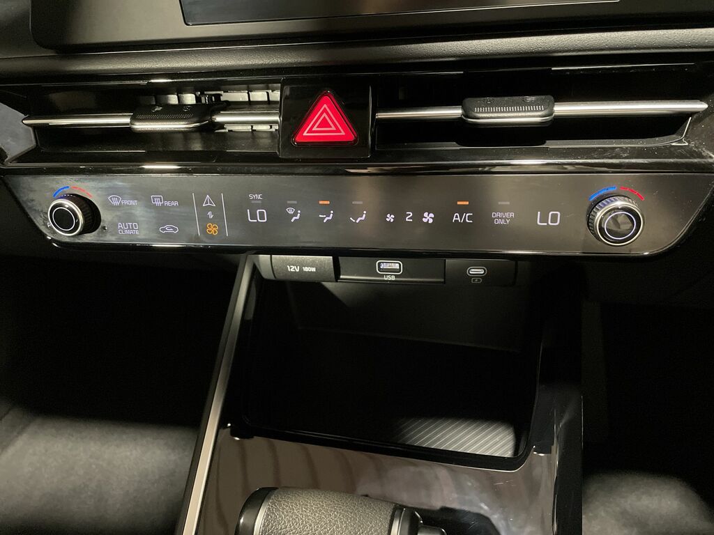 Kia Niro 1.6 Gdi Hybrid 4 Dctrear Camera - Heated Sea Red #30