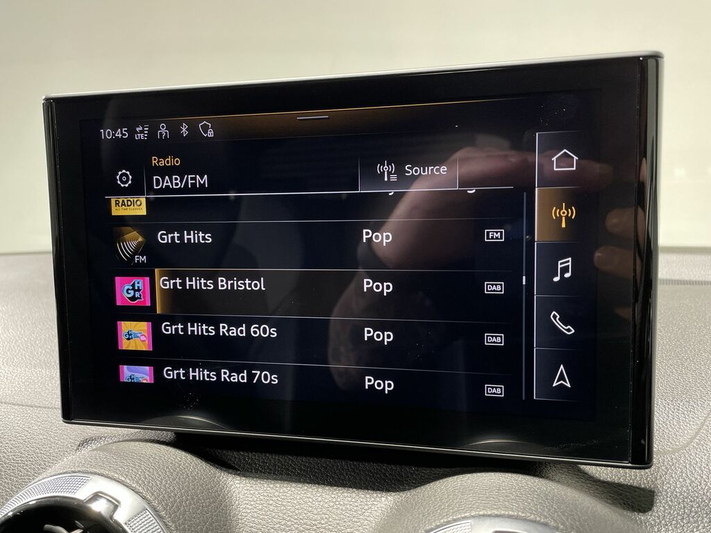 Audi Q2 Audi Q2 Sport 35 Tfsi 150 Ps S Tronic Grey #31