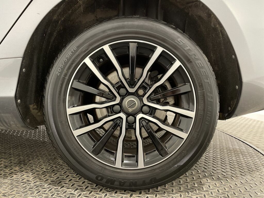 Volvo V40 T3 Momentum Rear Park Assist, Spare Wheel Silver #9