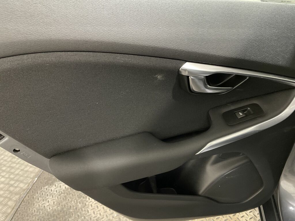 Volvo V40 T3 Momentum Rear Park Assist, Spare Wheel Silver #26