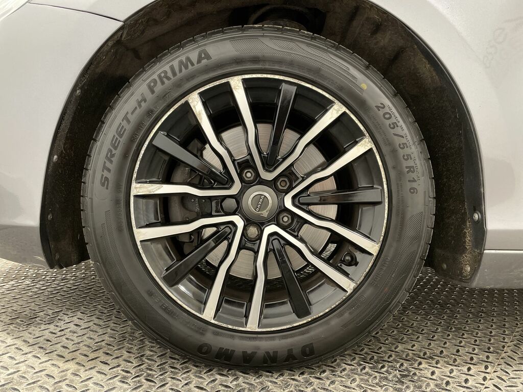 Volvo V40 T3 Momentum Rear Park Assist, Spare Wheel Silver #8