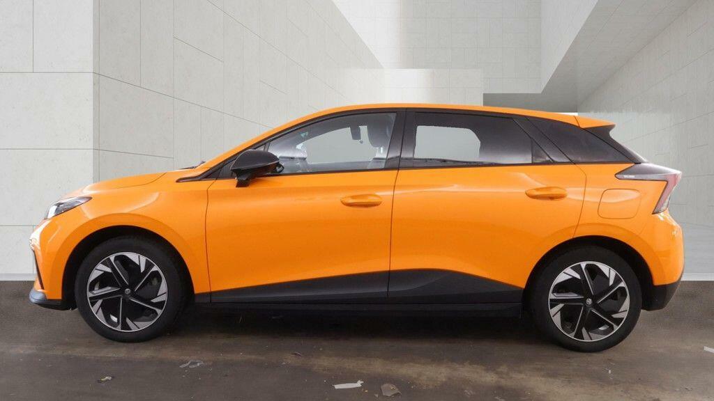 MG MG4 150Kw Trophy Ev Long Range 64Kwh Orange #6