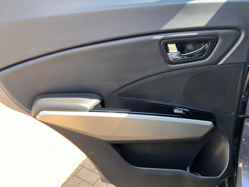 SsangYong Tivoli 1.6L Ultimate Silver #39