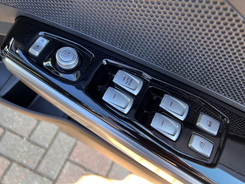 SsangYong Tivoli 1.6L Ultimate Silver #38