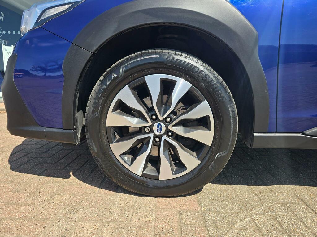 Subaru Outback Touring Estate Black #31