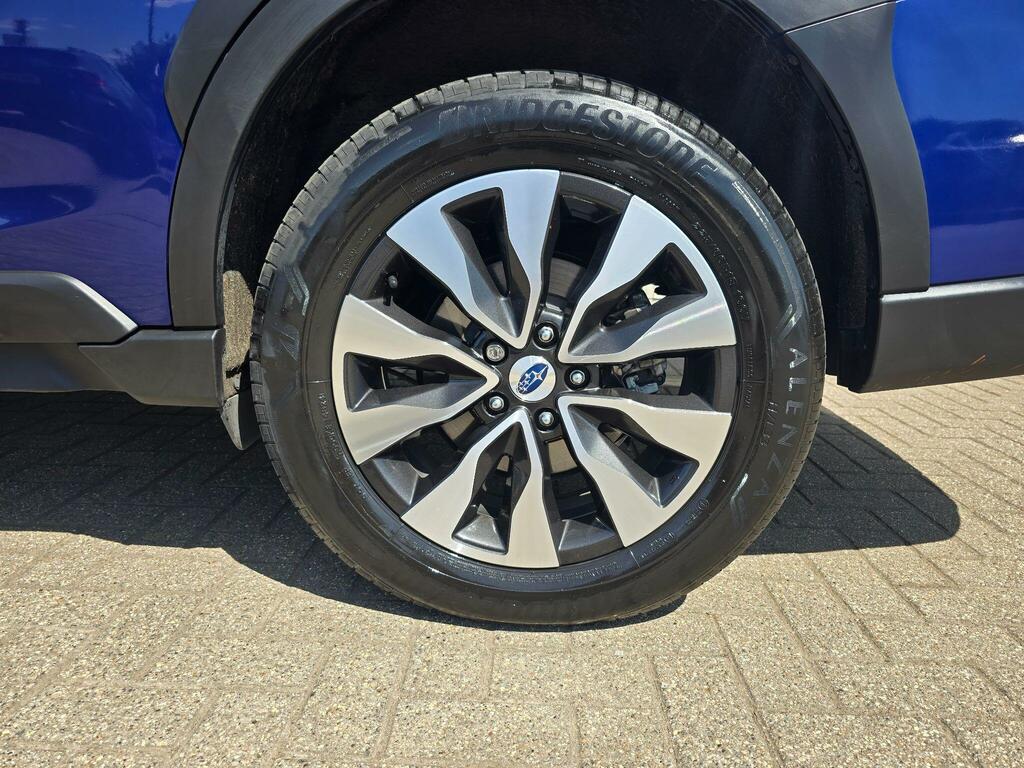 Subaru Outback Touring Estate Black #30