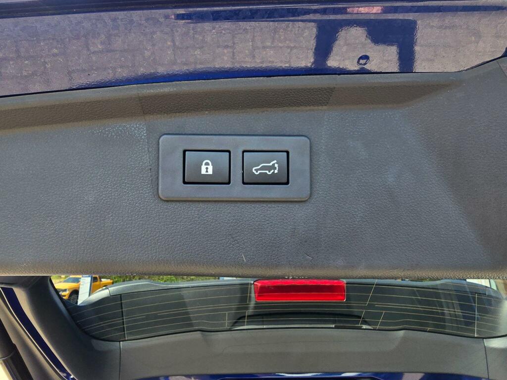 Subaru Outback Touring Estate Black #18