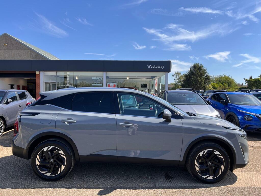 Nissan Qashqai 1.3 Dig-t Mh 158 N-connecta Xtronic Grey #2