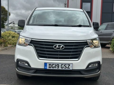 Hyundai I800 2.5 Crdi Se White #2