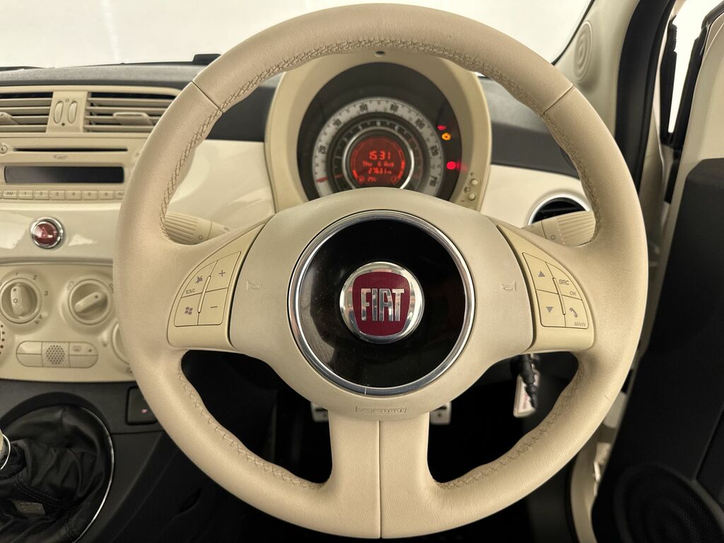 Fiat 500 Lounge 3-Door White #19