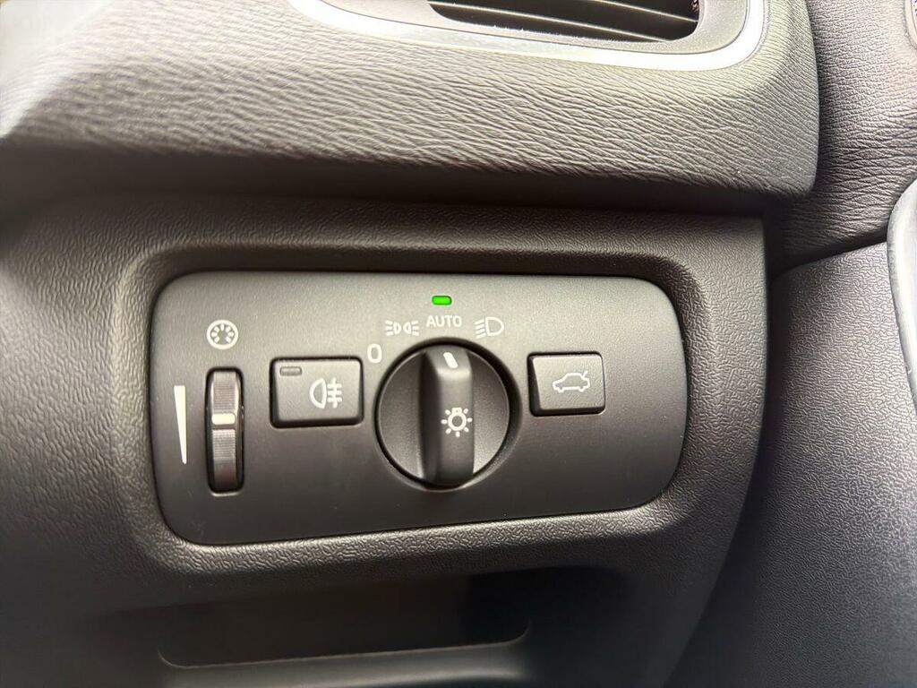 Volvo V40 Volvo V40 2.0 D3 150 Momentum Nav Plus Geartro Blue #22
