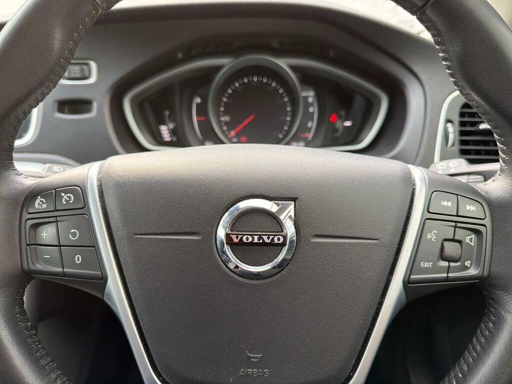 Volvo V40 Volvo V40 2.0 D3 150 Momentum Nav Plus Geartro Blue #18
