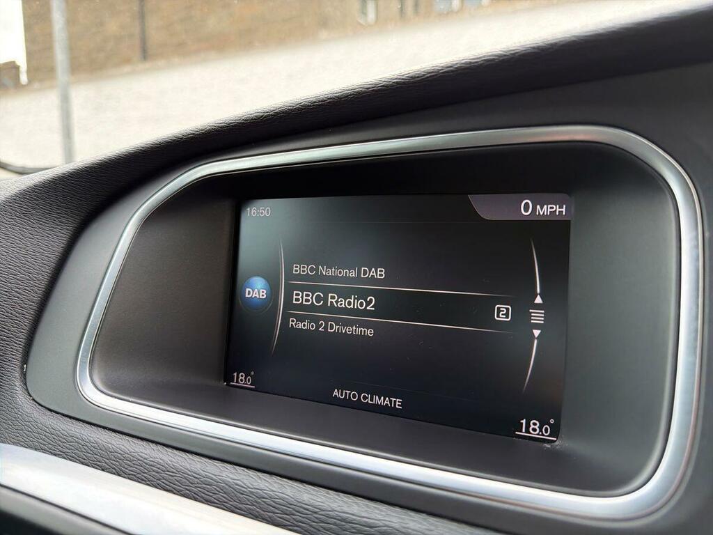 Volvo V40 Volvo V40 2.0 D3 150 Momentum Nav Plus Geartro Blue #14