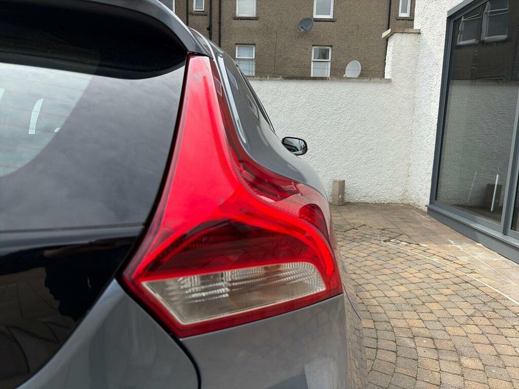 Volvo V40 Volvo V40 2.0 D3 150 Momentum Nav Plus Geartro Blue #24