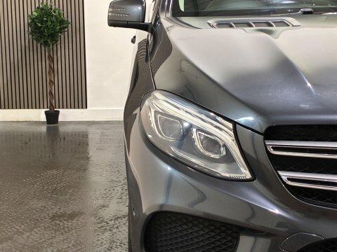 Mercedes-Benz GLE Class 3.0 Gle350d V6 Amg Line Premium Plus G-tronic 4M White #52