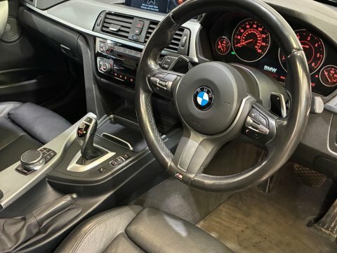 BMW 3 Series 3.0 335D M Red #3