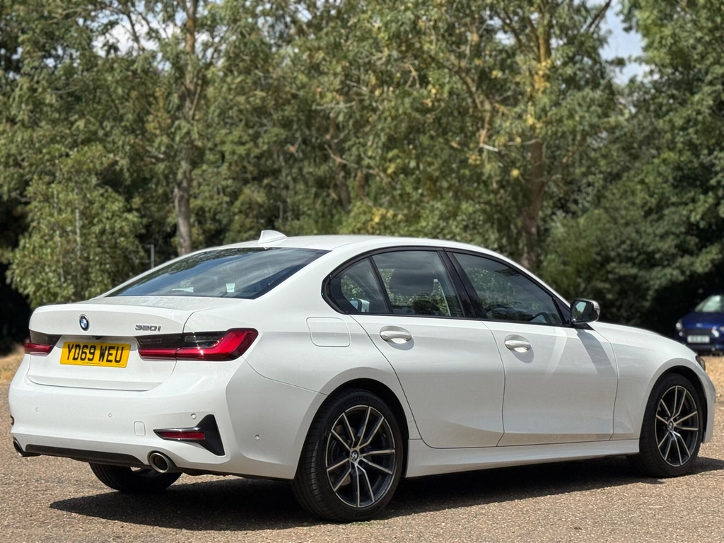 BMW 3 Series 320I Sport White #4