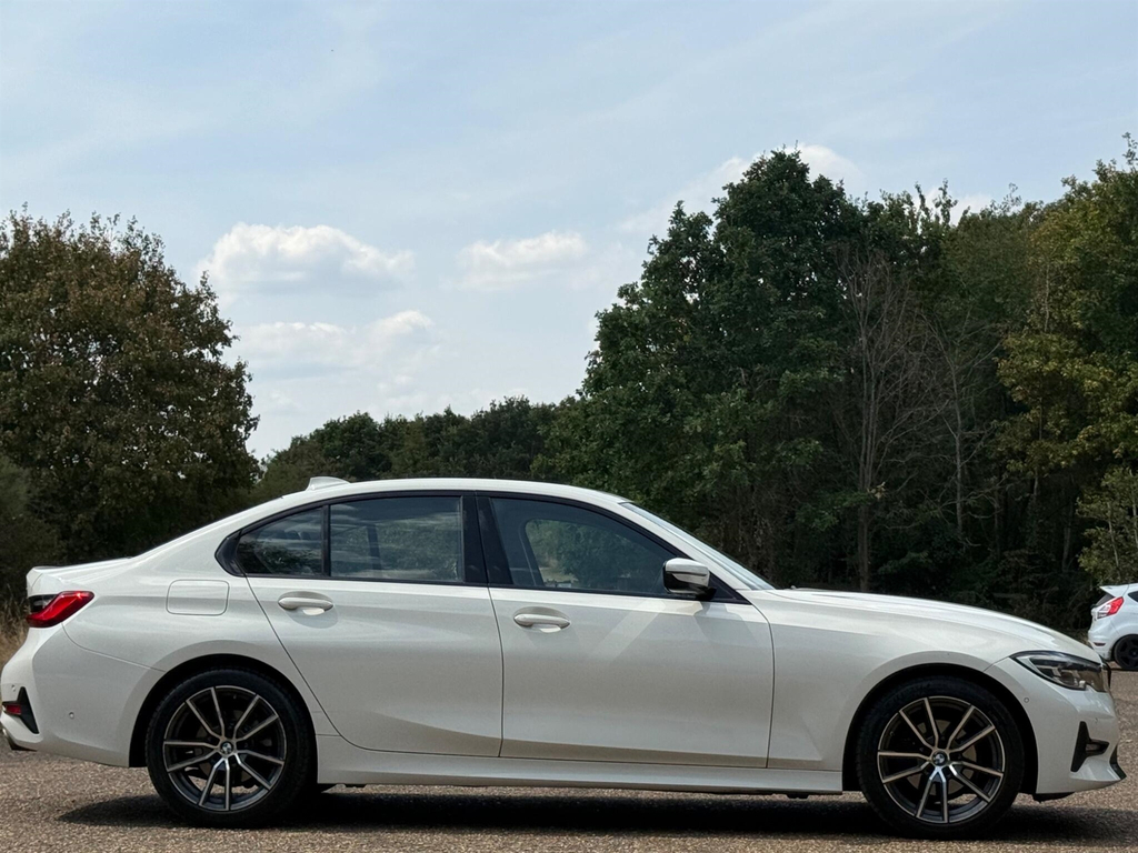 BMW 3 Series 320I Sport White #3