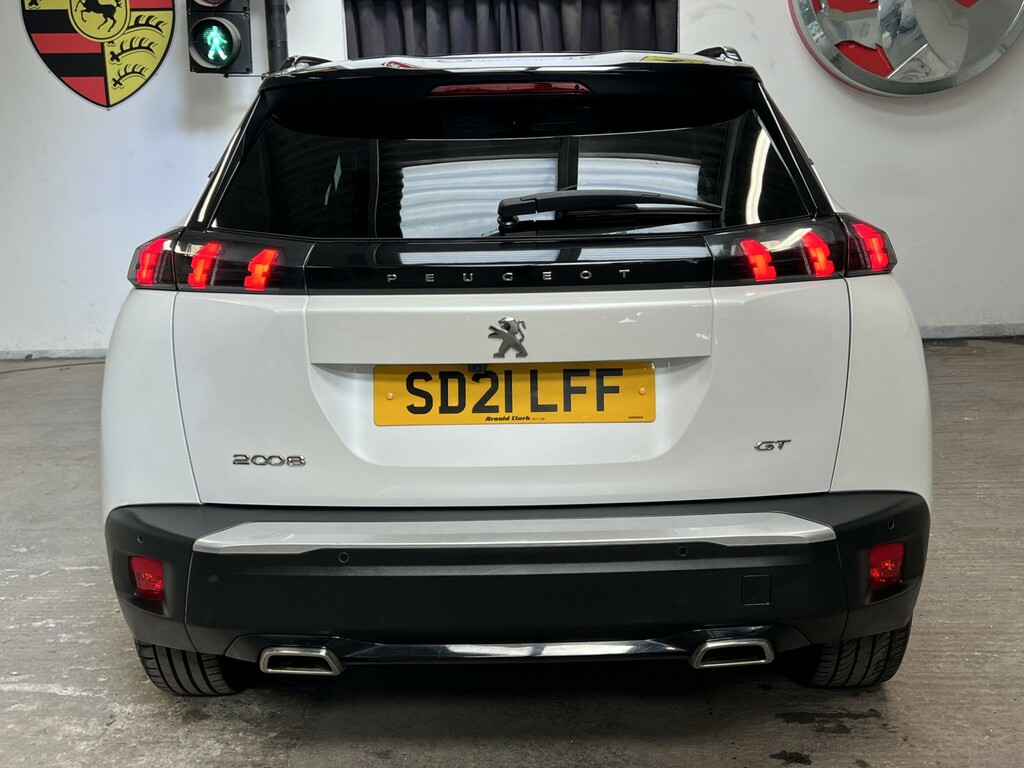 Peugeot 2008 1.2 Puretech Gt Premium White #6