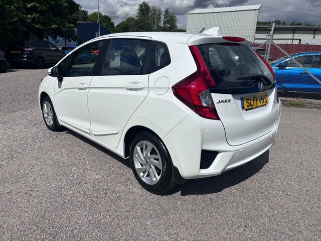 Honda Jazz 1.3 I-vtec Se Hatchback Euro 6 White #4