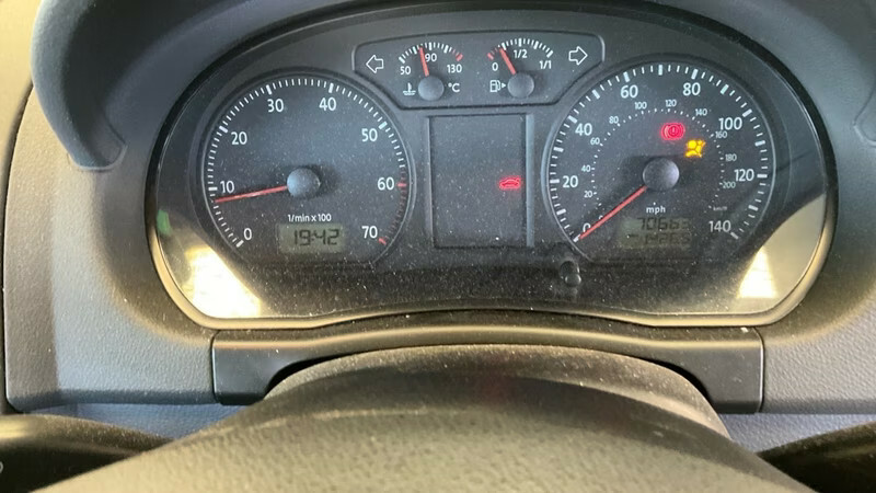 Volkswagen Polo 1.4 Match Red #8