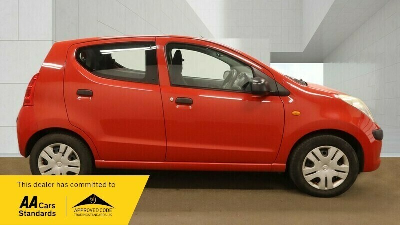 Nissan Pixo Visia Red #5