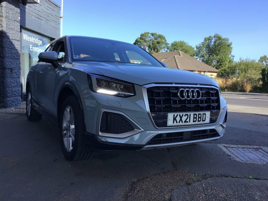 Audi Q2 Tfsi 30 Sport Suv Grey #4