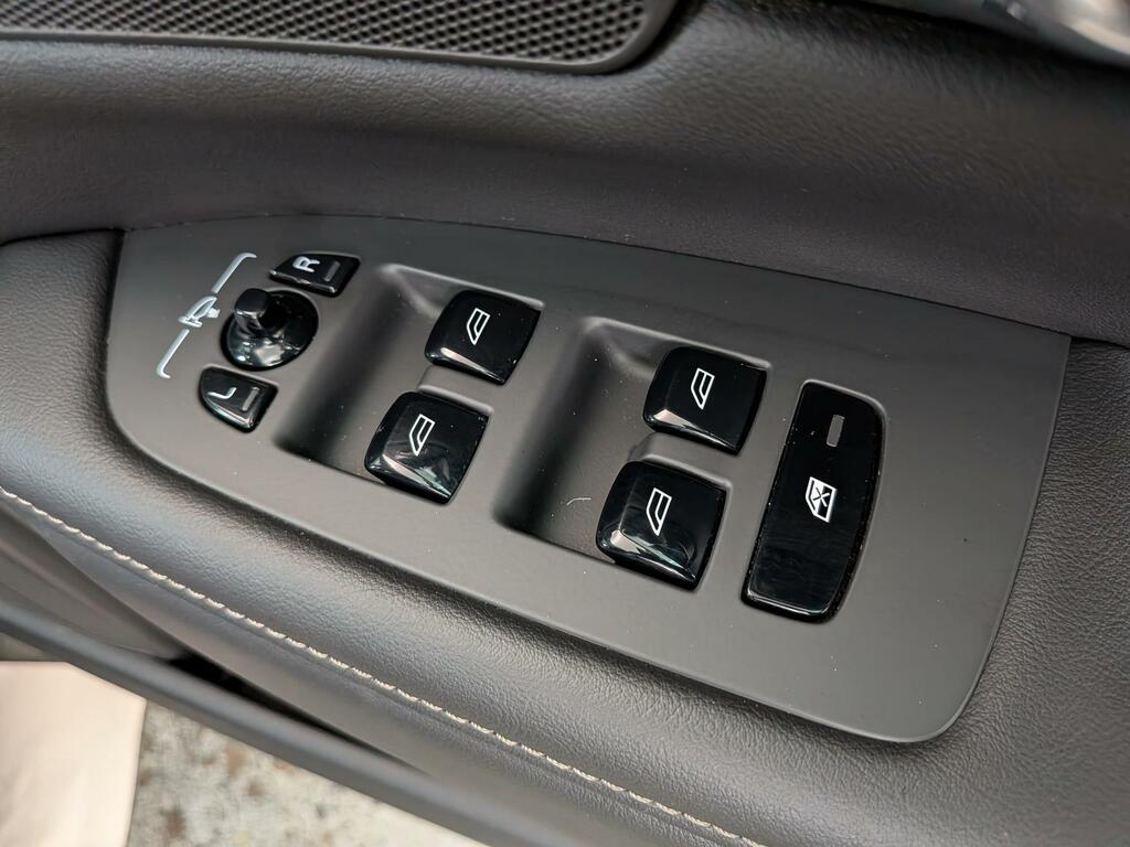 Volvo V90 2.0H T8 Twin Engine 11.6Kwh Inscription Plus  #45