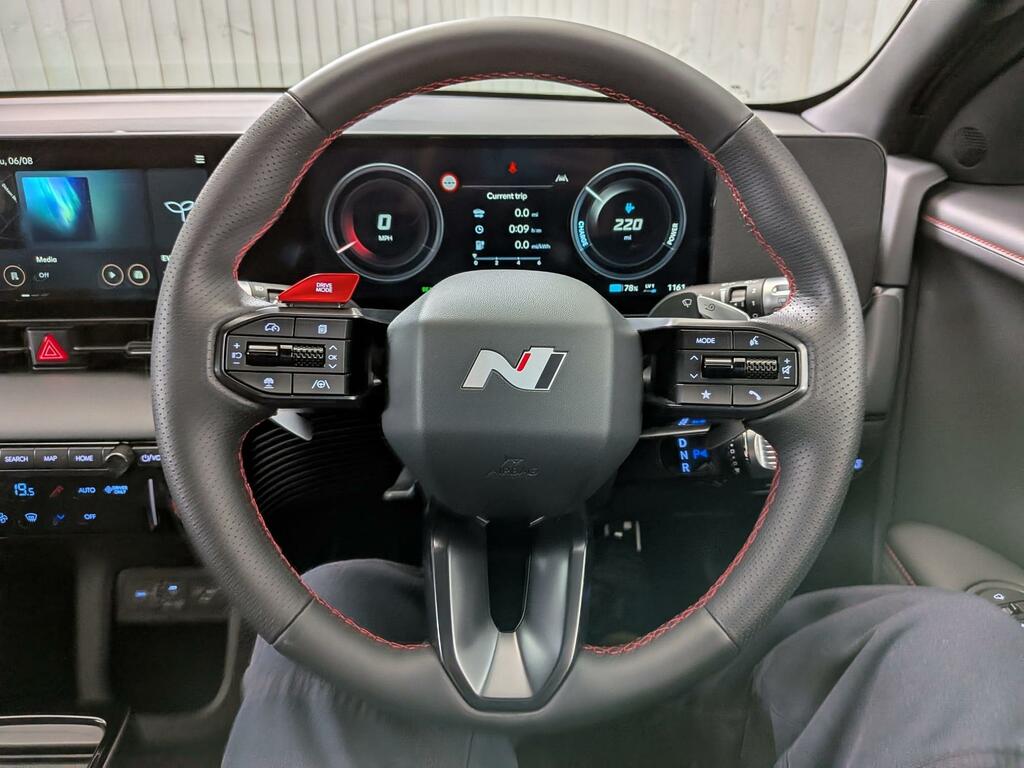 Hyundai Ioniq 5 Ultimate White #42