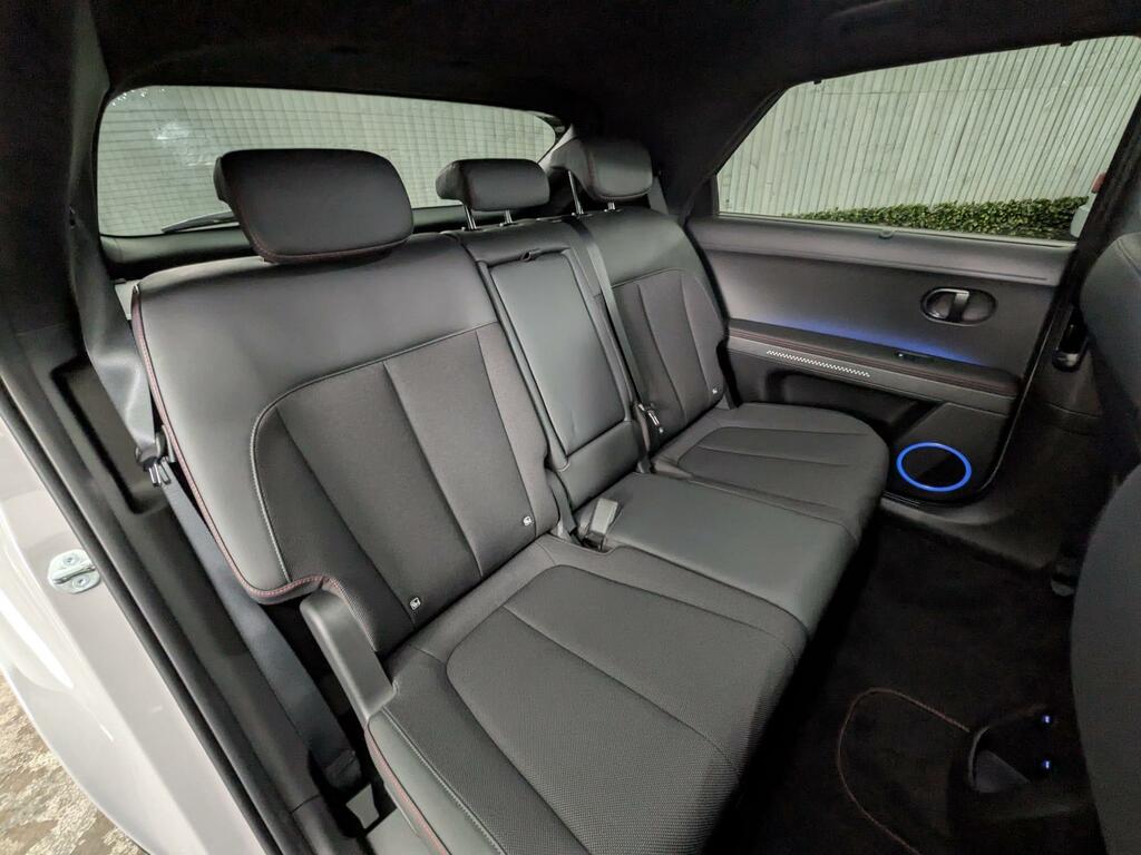 Hyundai Ioniq 5 Ultimate White #15