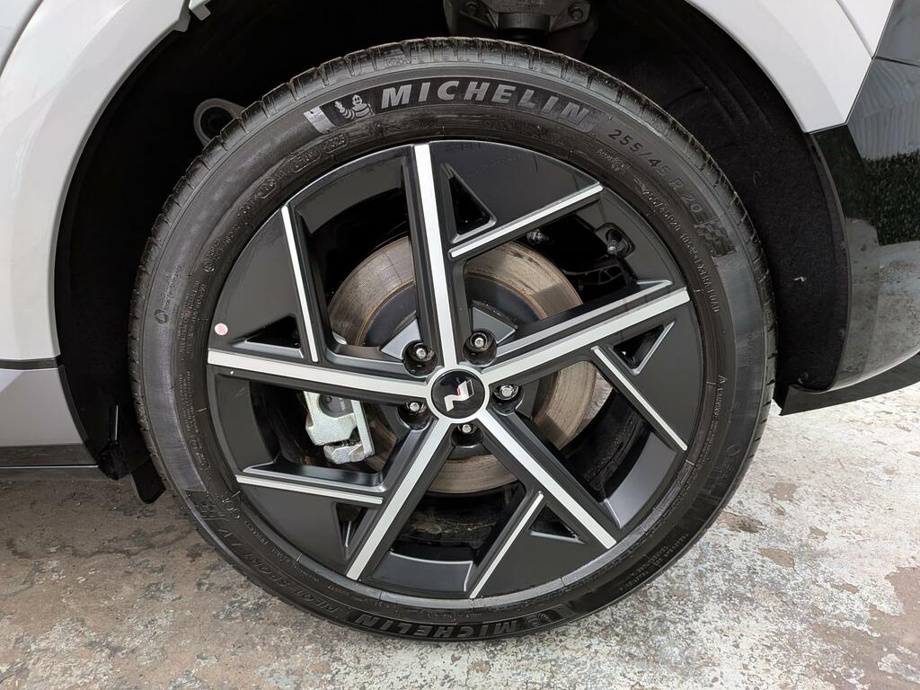 Hyundai Ioniq 5 Ultimate White #29