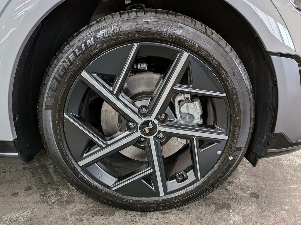 Hyundai Ioniq 5 Ultimate White #32