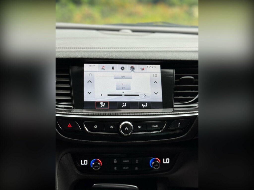 Vauxhall Insignia 2.0 Turbo D 170 Sri Vx-line Nav White #31