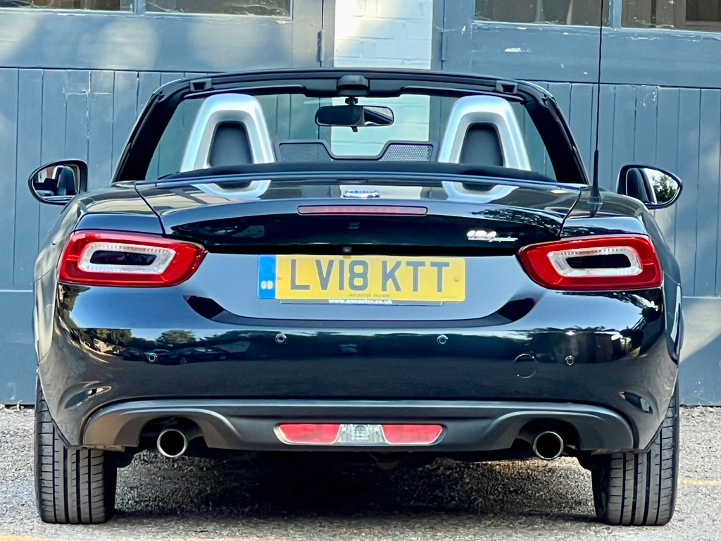 Fiat 124 Spider 1.4 Multiair Lusso Convertible Euro 6 LV18KTT Black #3
