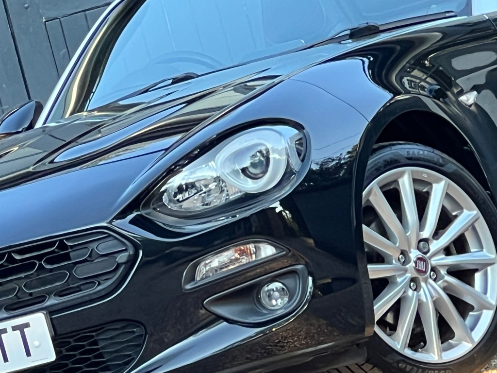 Fiat 124 Spider 1.4 Multiair Lusso Convertible Euro 6 LV18KTT Black #2